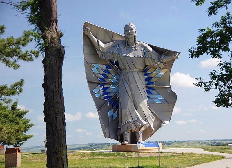 Dignity of Earth and Sky Statue
